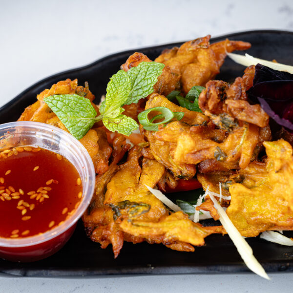 Handmade Vegetable Pakoras (8 pcs)